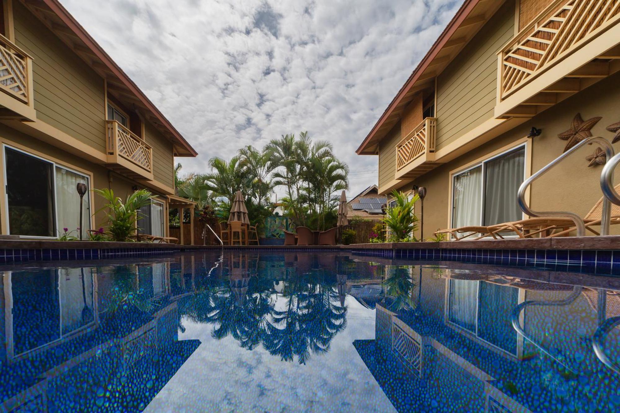 Plumeria Suite, 2-Bedrooms, Sleeps 6, Pool & Bbq, Pre-Renovation Summer Sale Kihei Exteriör bild