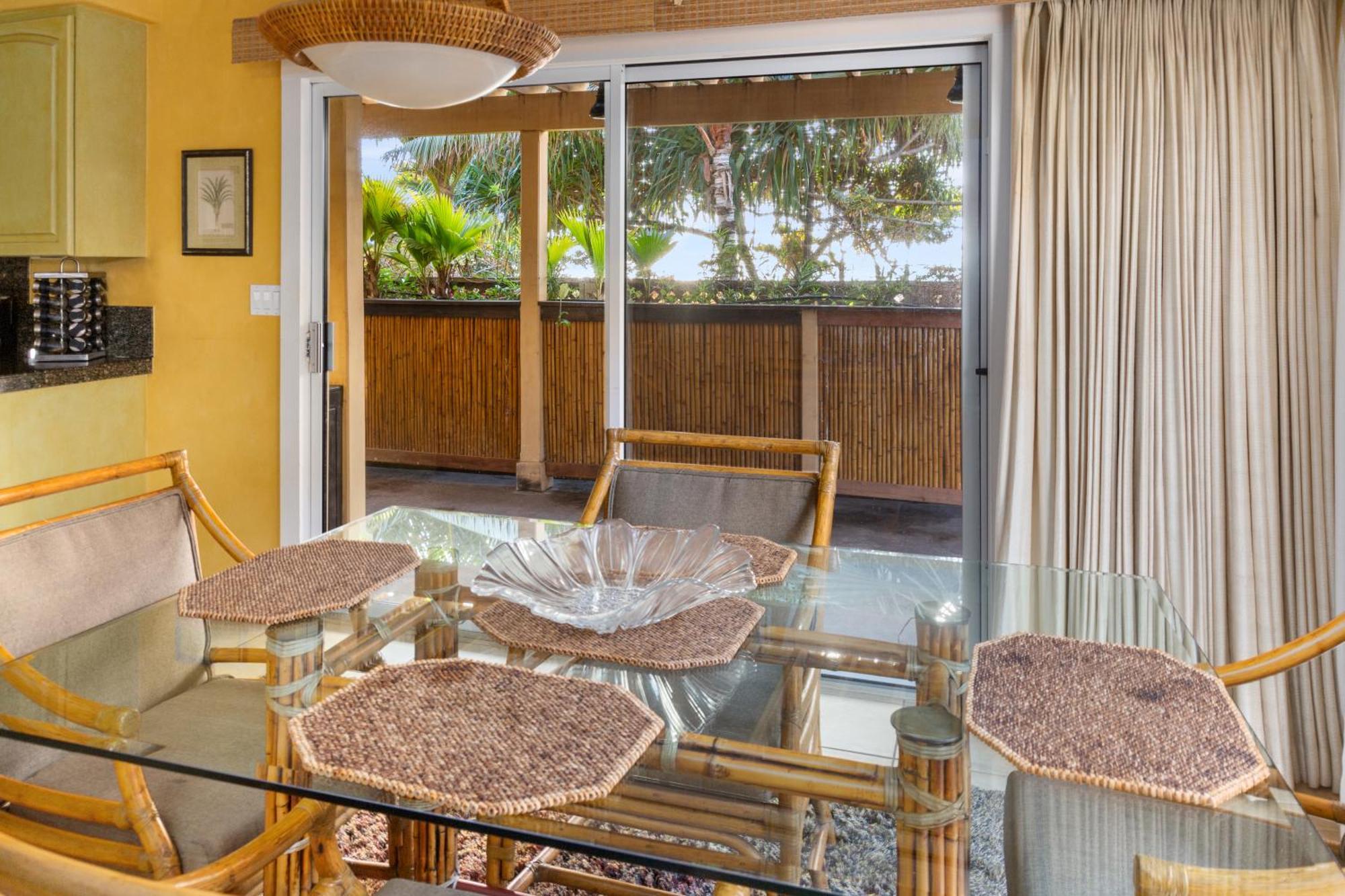 Plumeria Suite, 2-Bedrooms, Sleeps 6, Pool & Bbq, Pre-Renovation Summer Sale Kihei Exteriör bild