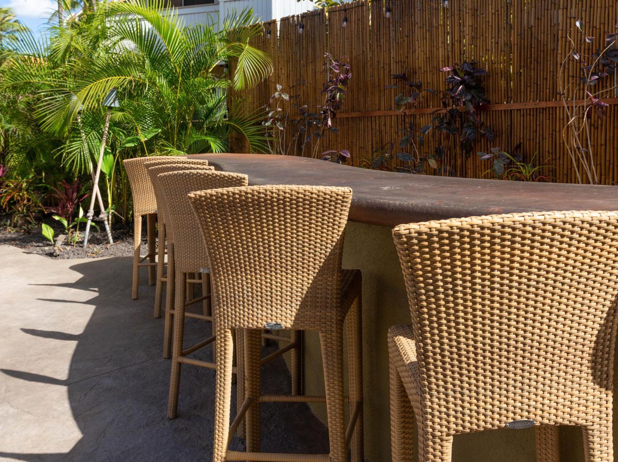 Plumeria Suite, 2-Bedrooms, Sleeps 6, Pool & Bbq, Pre-Renovation Summer Sale Kihei Exteriör bild