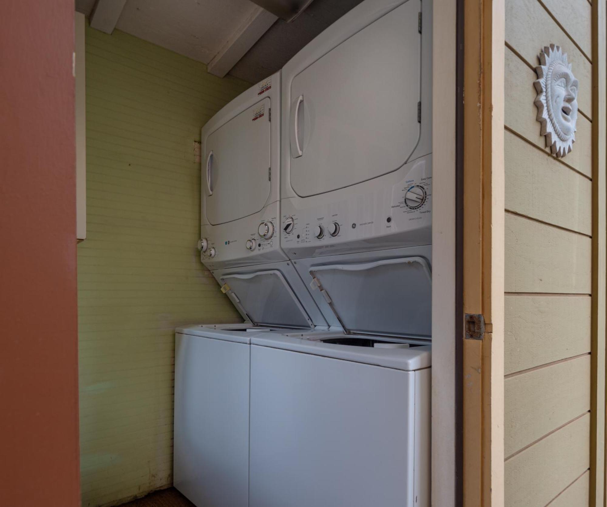 Plumeria Suite, 2-Bedrooms, Sleeps 6, Pool & Bbq, Pre-Renovation Summer Sale Kihei Exteriör bild